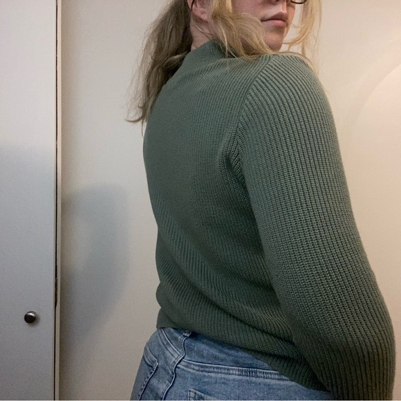 Elegant Olive Gemstone Zipper Turtleneck Sweater - Picture 3 of 7